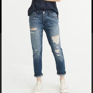 A&F Anes slim boyfriend jean